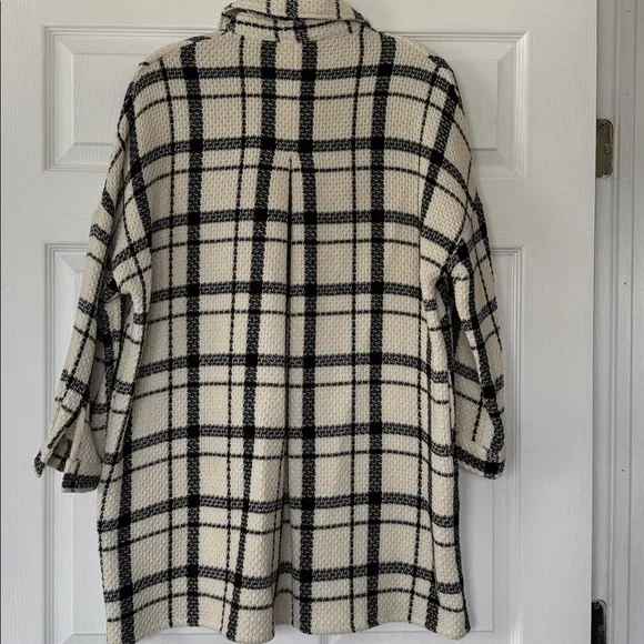 H&M Oversized Lightweight Plaid Button-Up Shirt Jacket -Shacket  - Size 2/Small - Picture 4 of 8